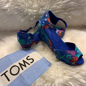 Toms Wedge Sandals Women’s 8.5